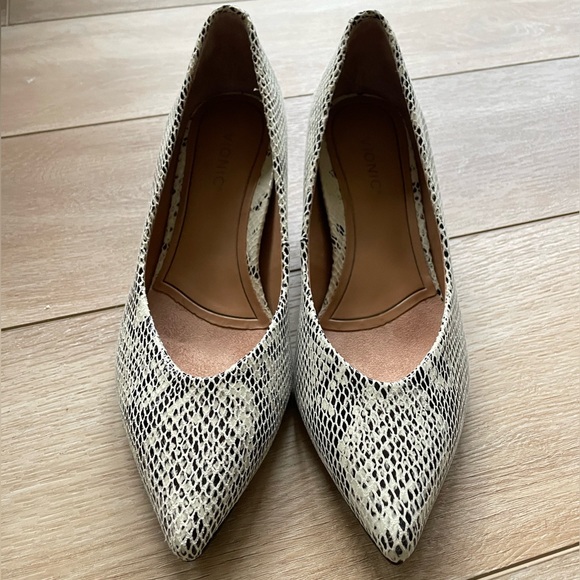 Vionic ‘Josie’ kitten heel - Picture 8 of 11